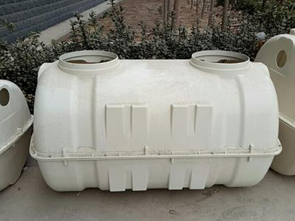 玻璃鋼化糞池清理時(shí)的注意事項(xiàng)有哪些 玻璃鋼化糞池清理時(shí)的注意事項(xiàng)有哪些