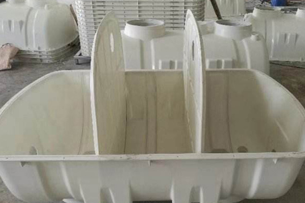 會(huì)影響到玻璃鋼模壓化糞池價(jià)格的因素都有哪些 會(huì)影響到玻璃鋼模壓化糞池價(jià)格的因素都有哪些