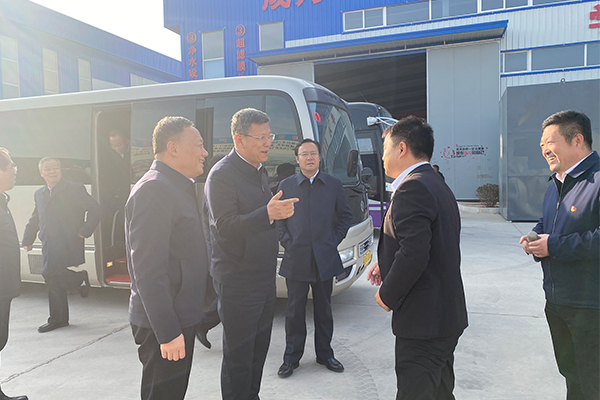 赤峰市黨政考察團蒞臨遼寧一諾環(huán)境產(chǎn)業(yè)集團有限公司進行參觀考察 赤峰市黨政考察團蒞臨遼寧一諾環(huán)境產(chǎn)業(yè)集團有限公司進行參觀考察